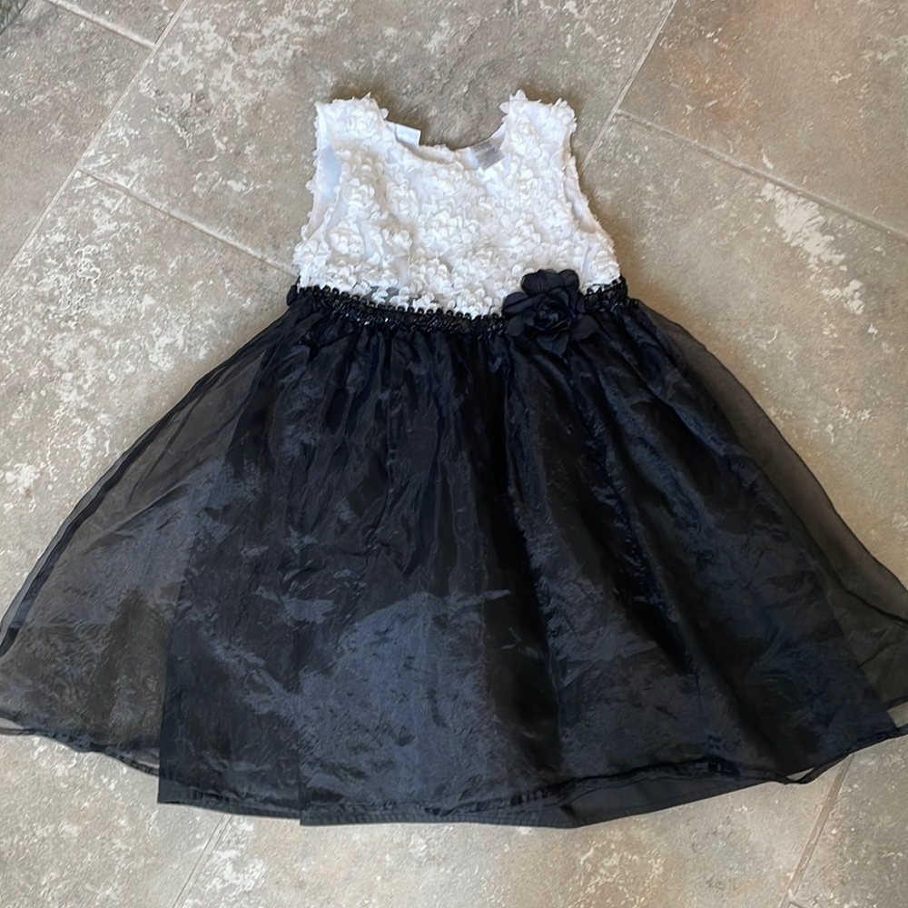 Girl’s Dress
